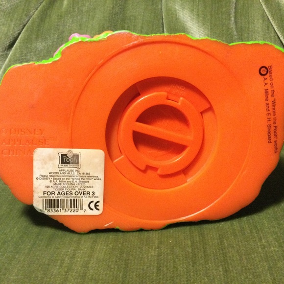 DISNEY Tigger Coin Bank Vintage - Picture 6 of 11
